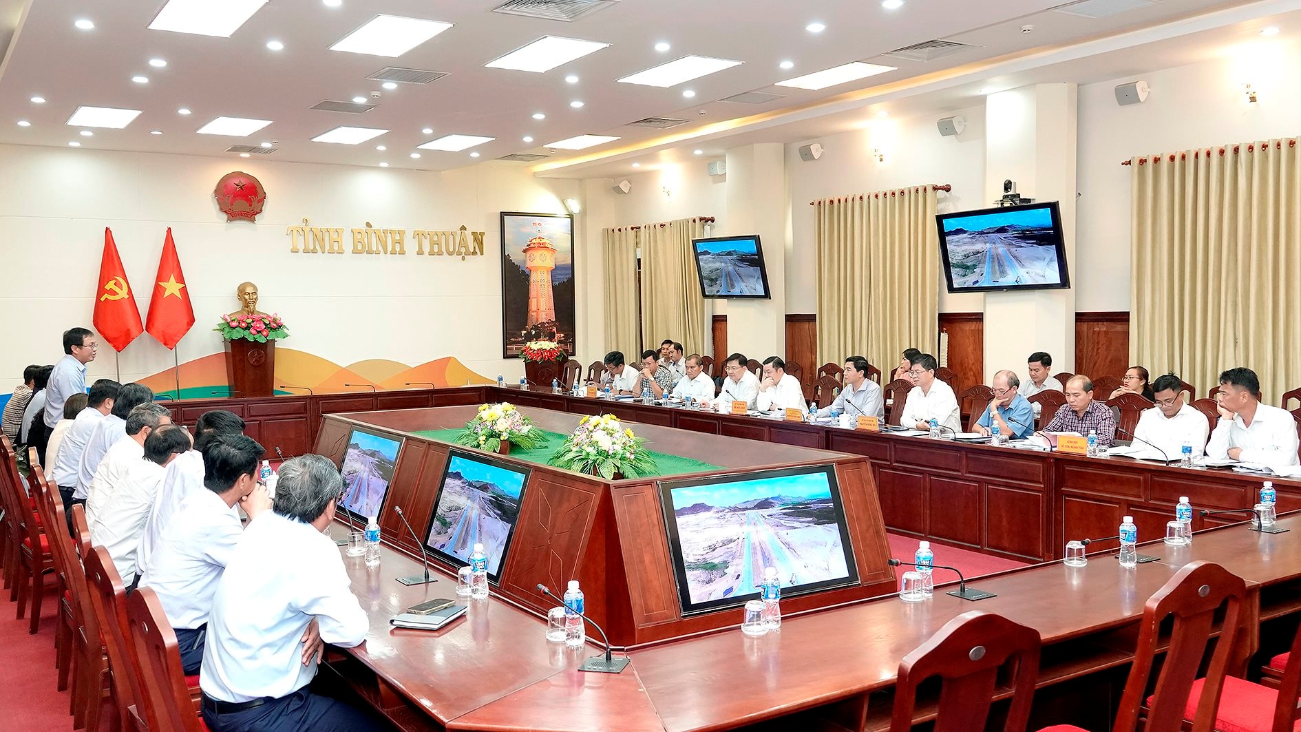 Tổng công ty Sonadezi và Tập đoàn công nghiệp cao su Việt Nam đề nghị đầu tư kinh tế xanh và nhà ở xã hội tại Bình Thuận